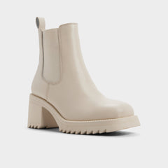 Lug sole Anneliese in Other White - Chelsea boot