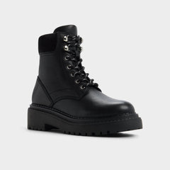 Lewellan in Black - Hiking boot Lug sole