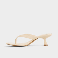 Kitten heel Jump in Cream - Heeled flip flop