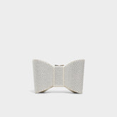 Dressboww in White Overflow -