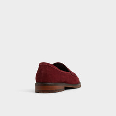 Melvillee in Medium Red - Loafer