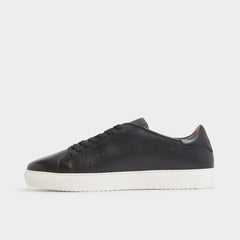 Fonzo in Black - Low top sneaker