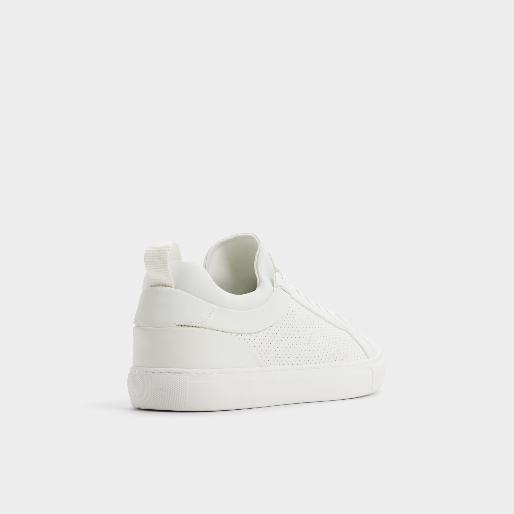 Xavier in White 14204477 - Low top sneaker