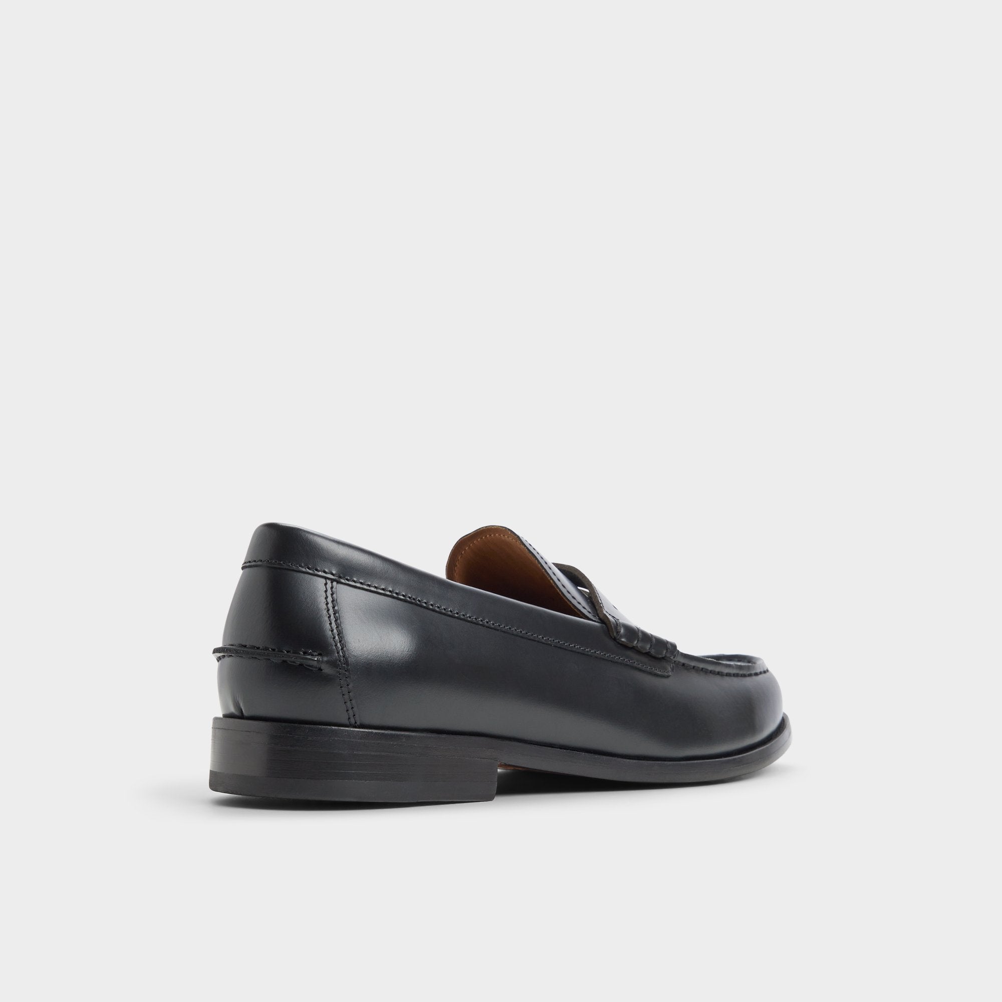 Jarom in Black - Loafer