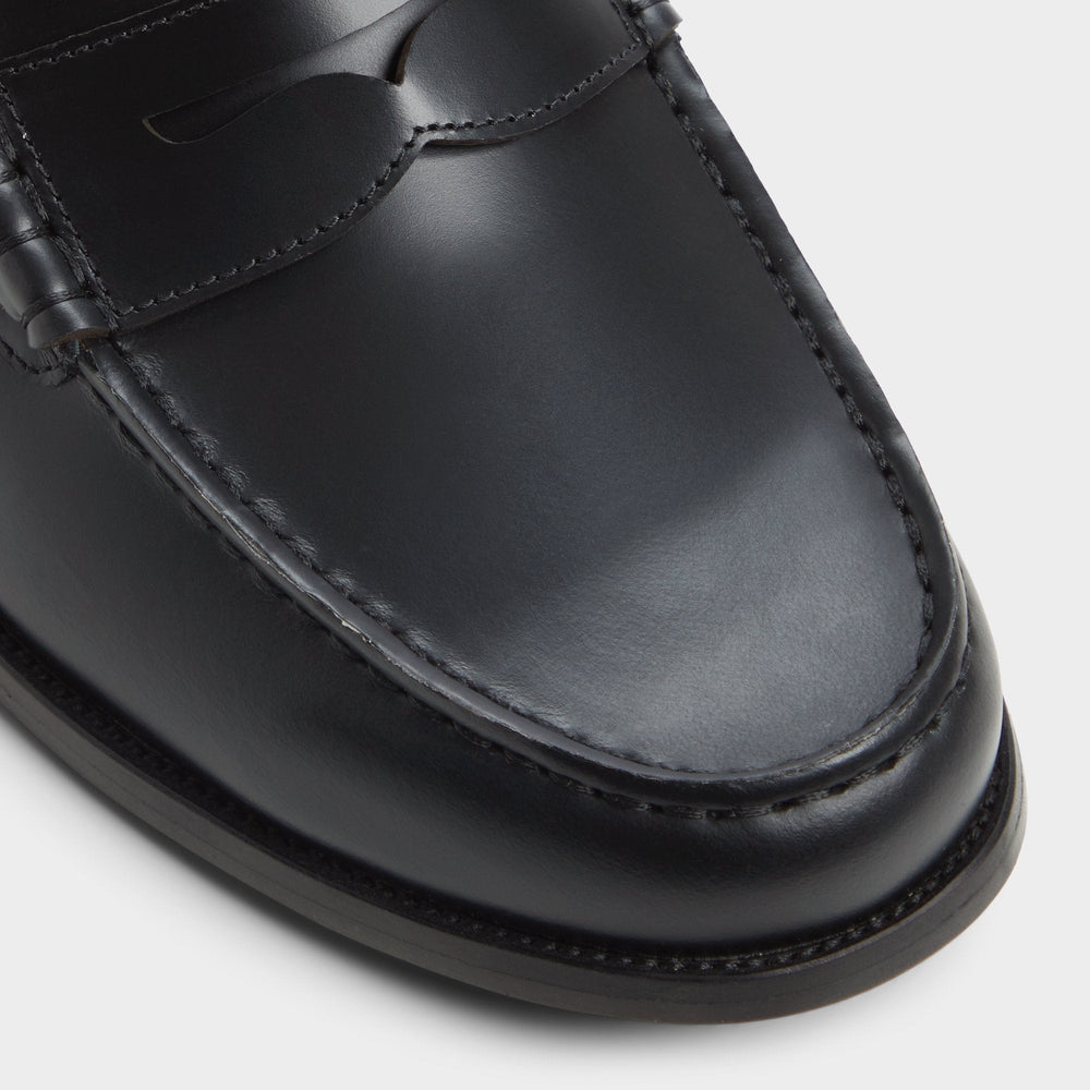 Jarom in Black - Loafer