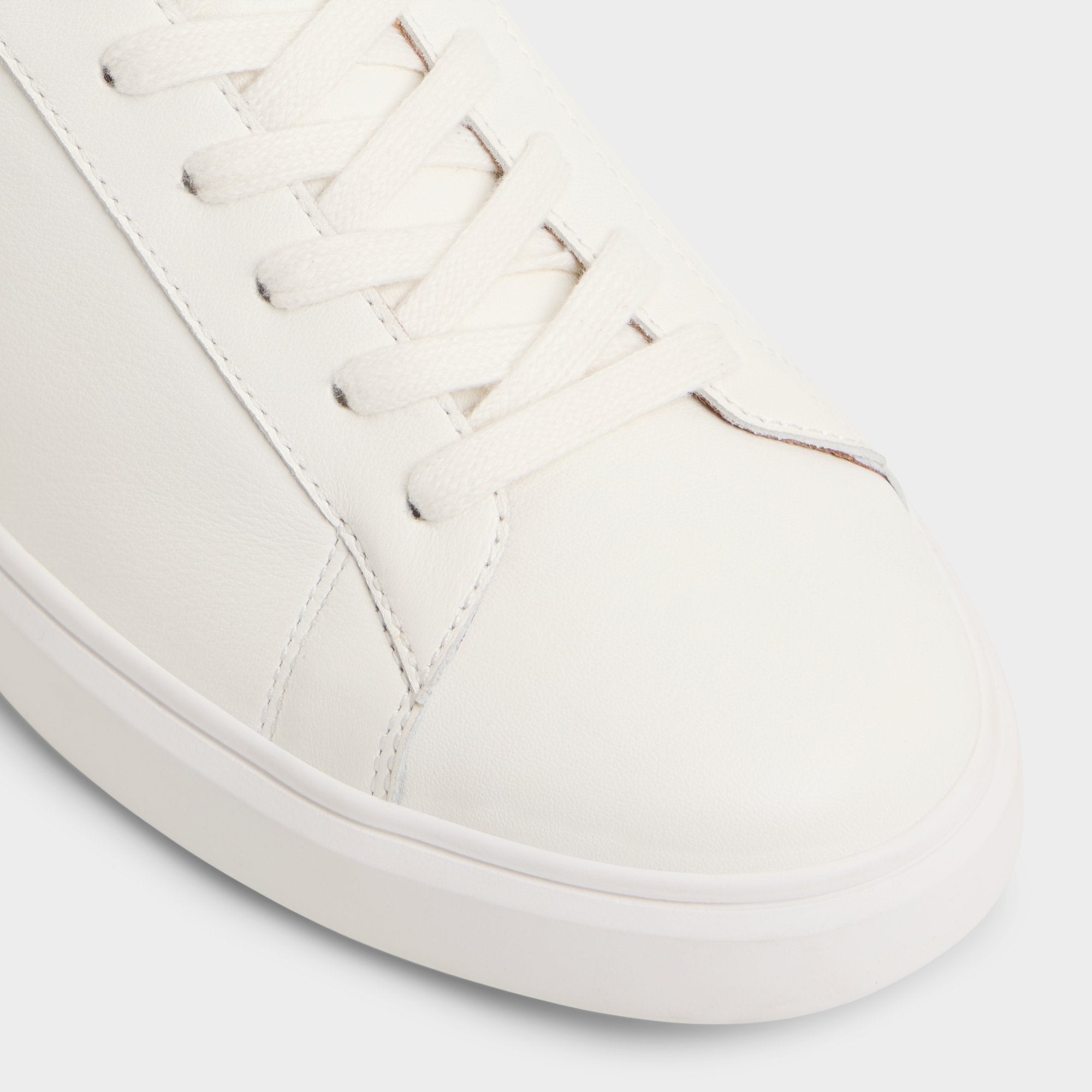 Cup sole Seeger in White - Low top sneaker