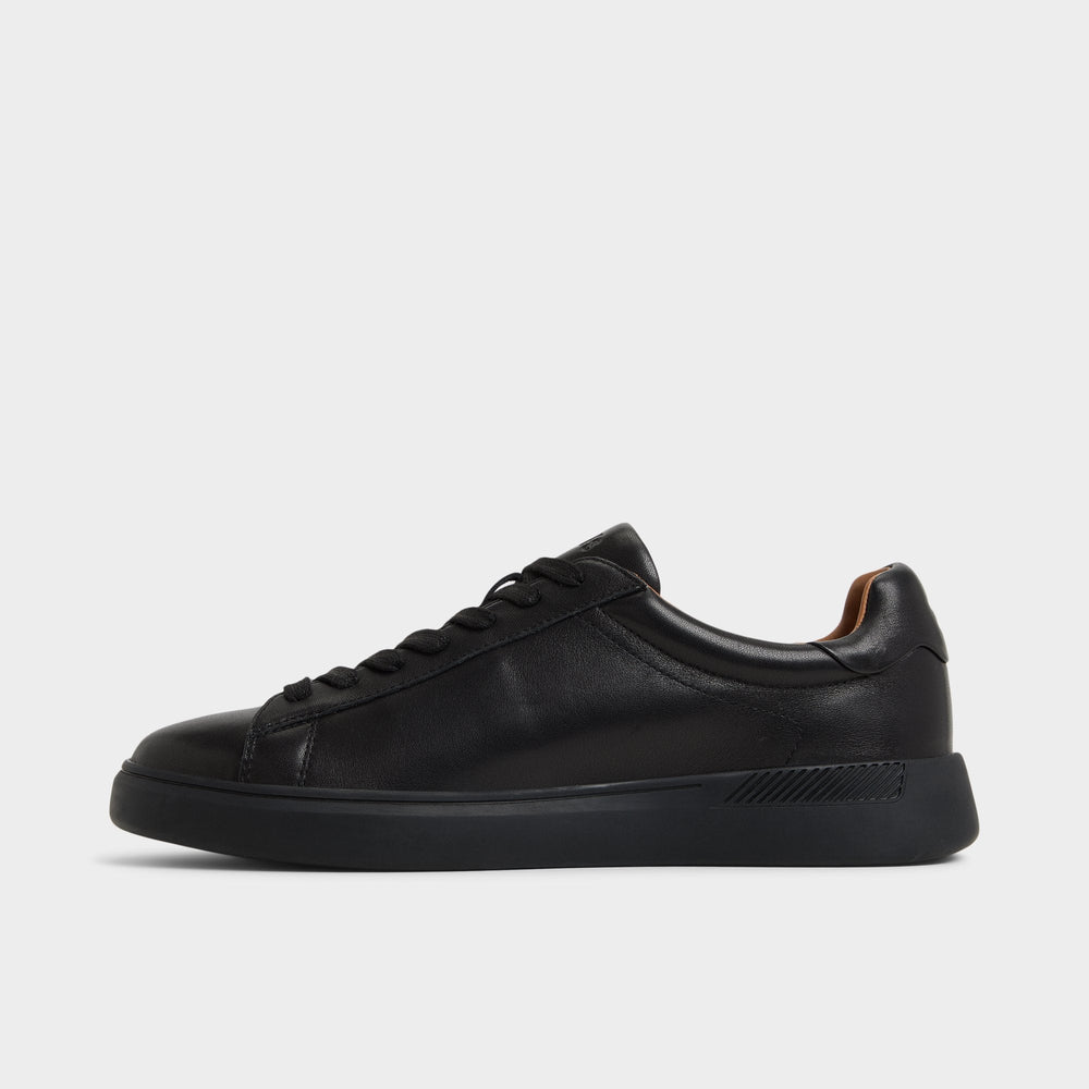 Cup sole Seeger in Other Black - Low top sneaker