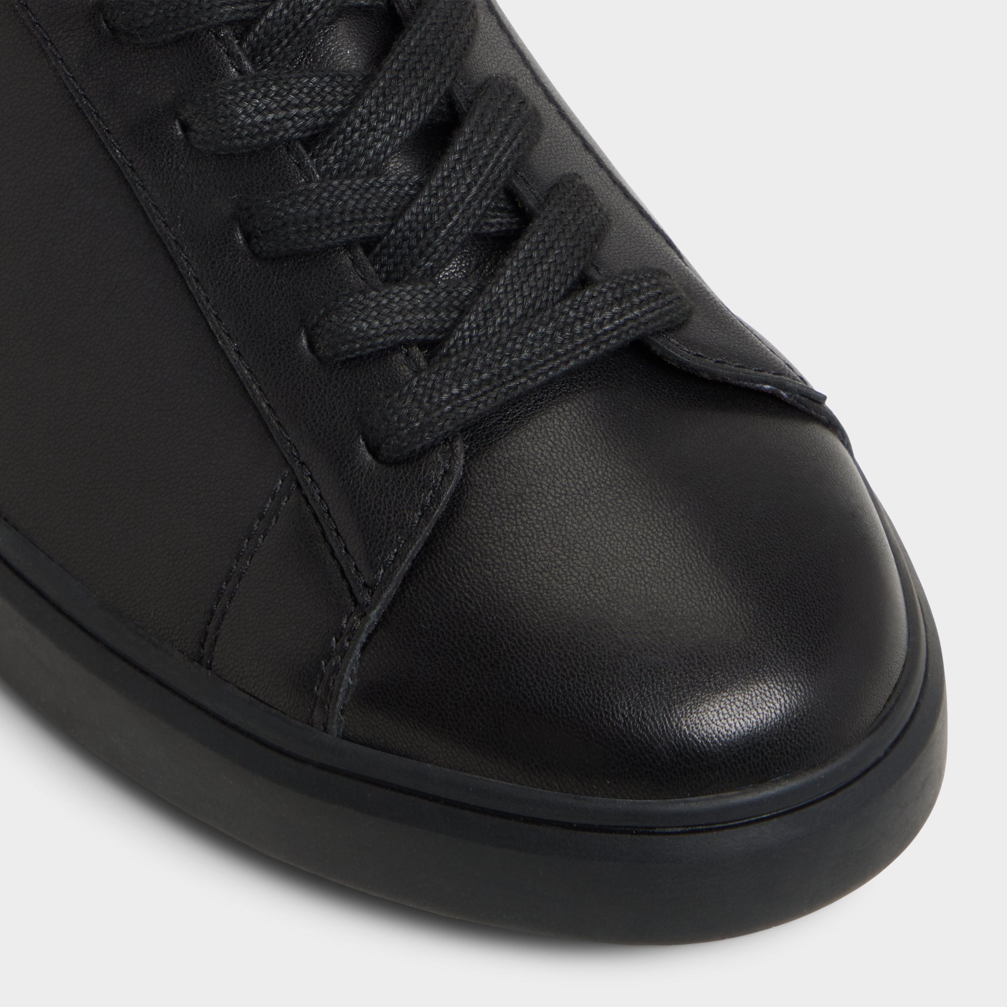Cup sole Seeger in Other Black - Low top sneaker