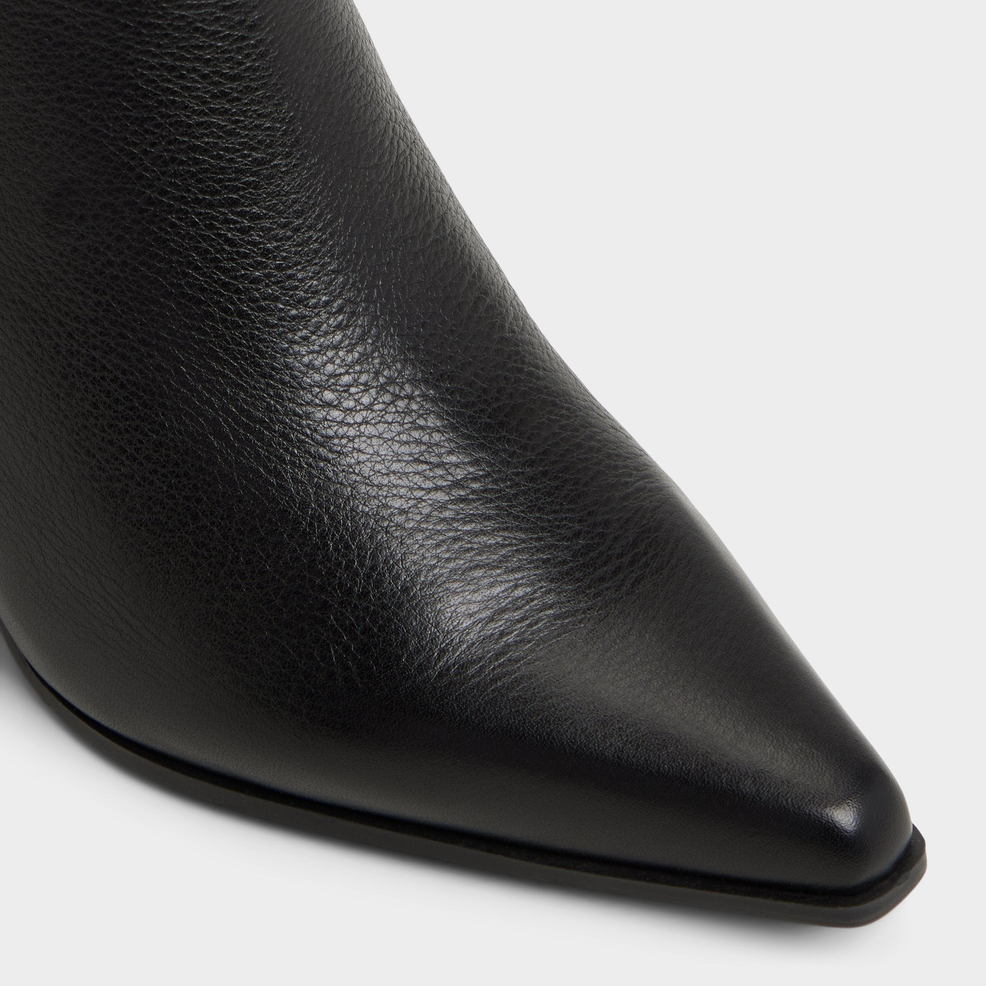 Block heel Shanah in Black - Ankle boot