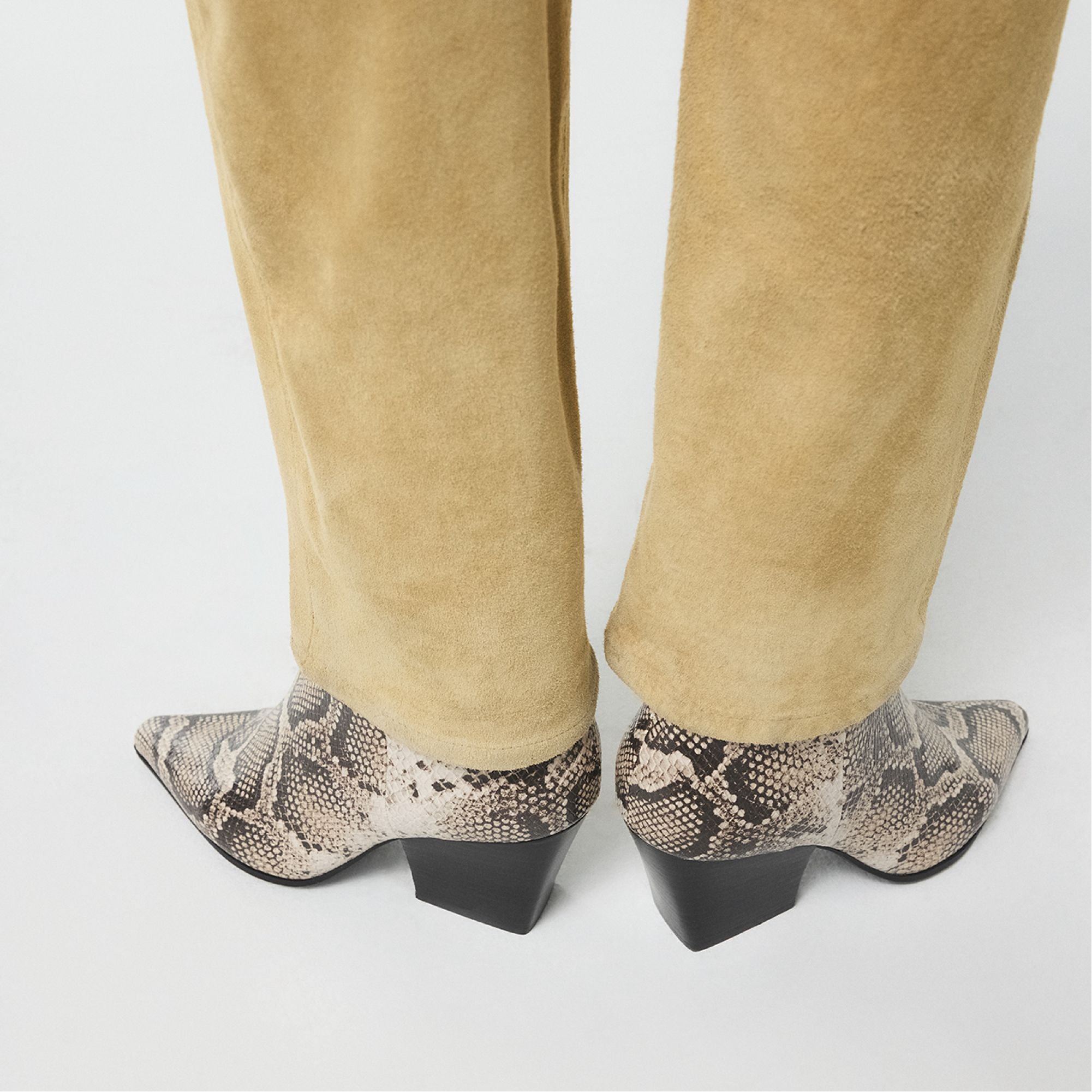 Shanah in Open Brown - Ankle boot Block heel