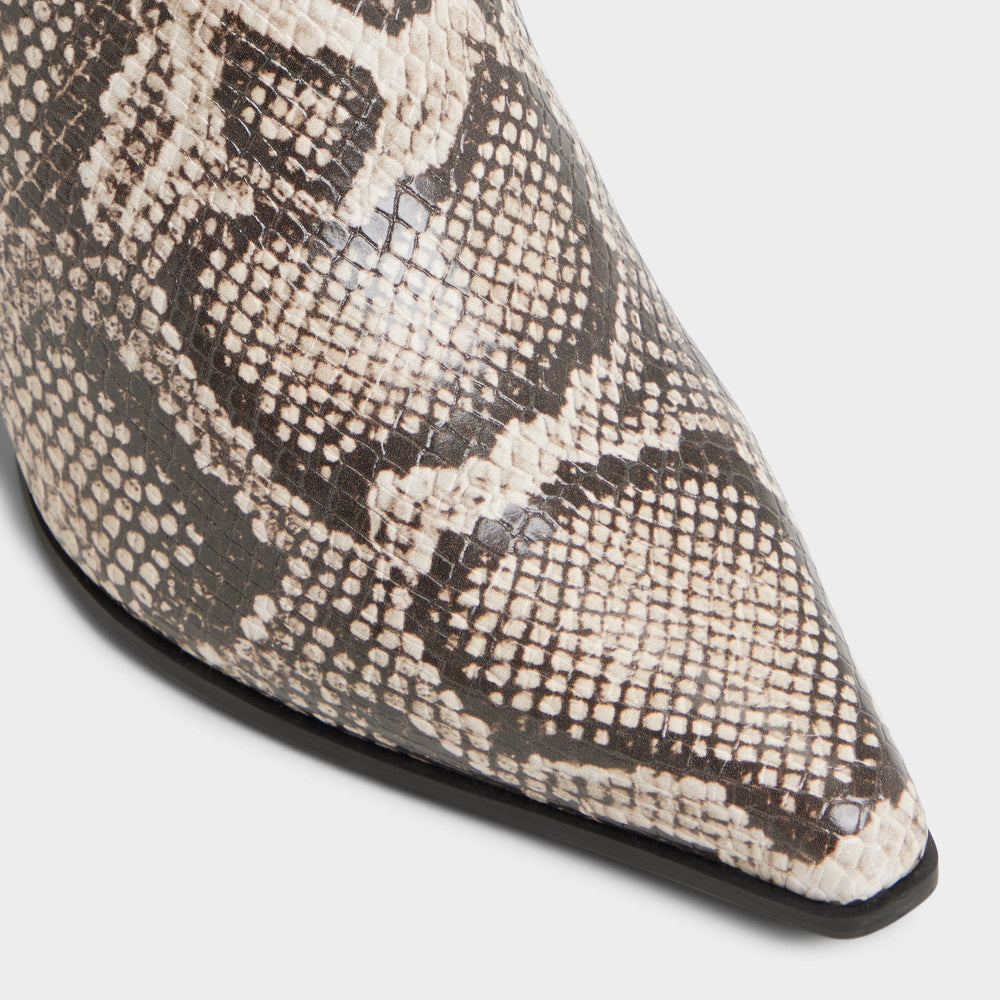 Shanah in Open Brown - Ankle boot Block heel