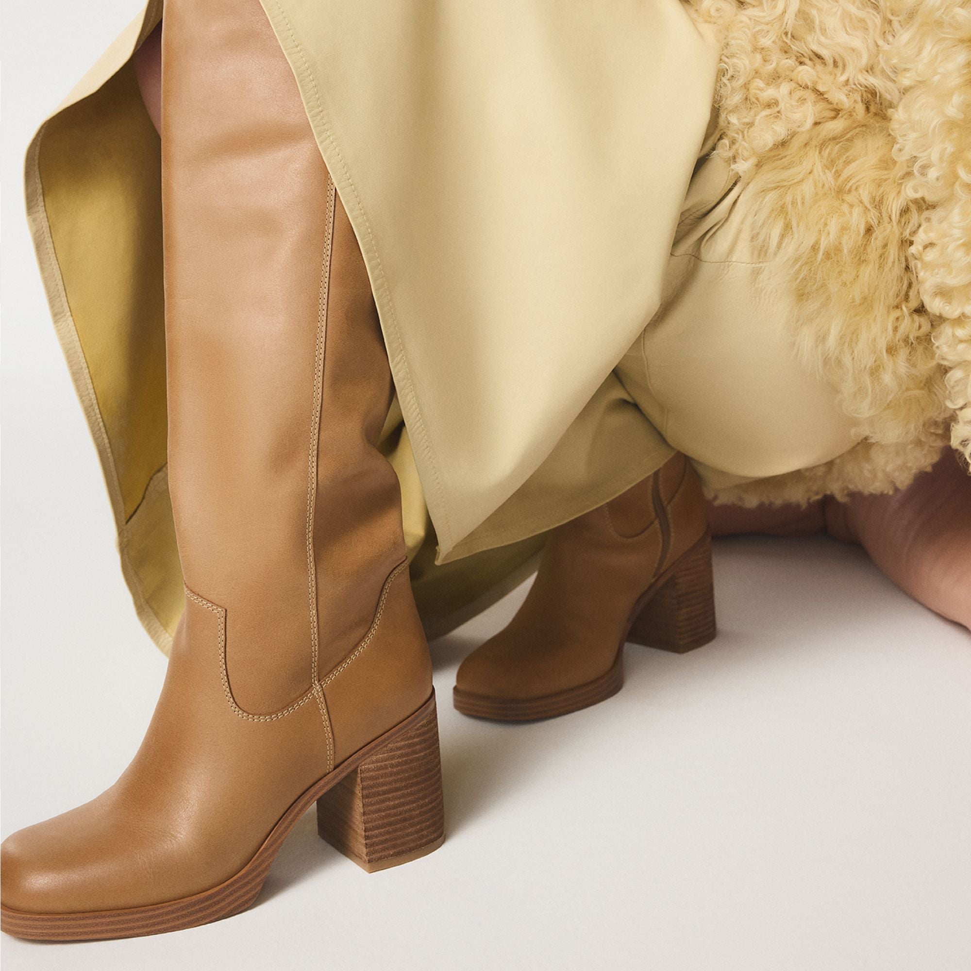 Platform Juny in Light Brown - Knee-high boot