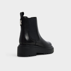 Bestina in Black - Chelsea boot Lug sole