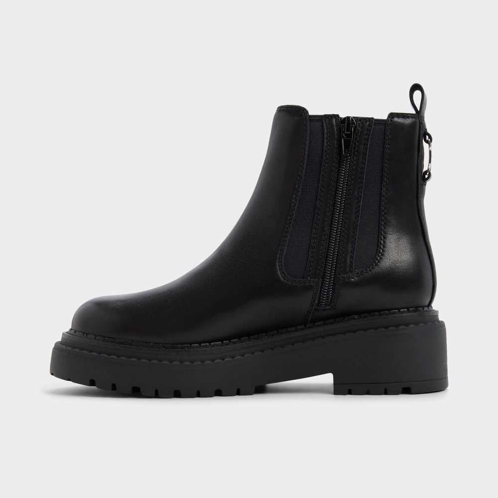 Bestina in Black - Chelsea boot Lug sole