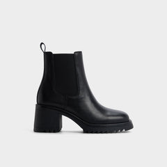 Lug sole Anneliese in Black - Chelsea boot