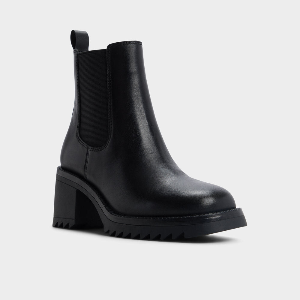 Lug sole Anneliese in Black - Chelsea boot