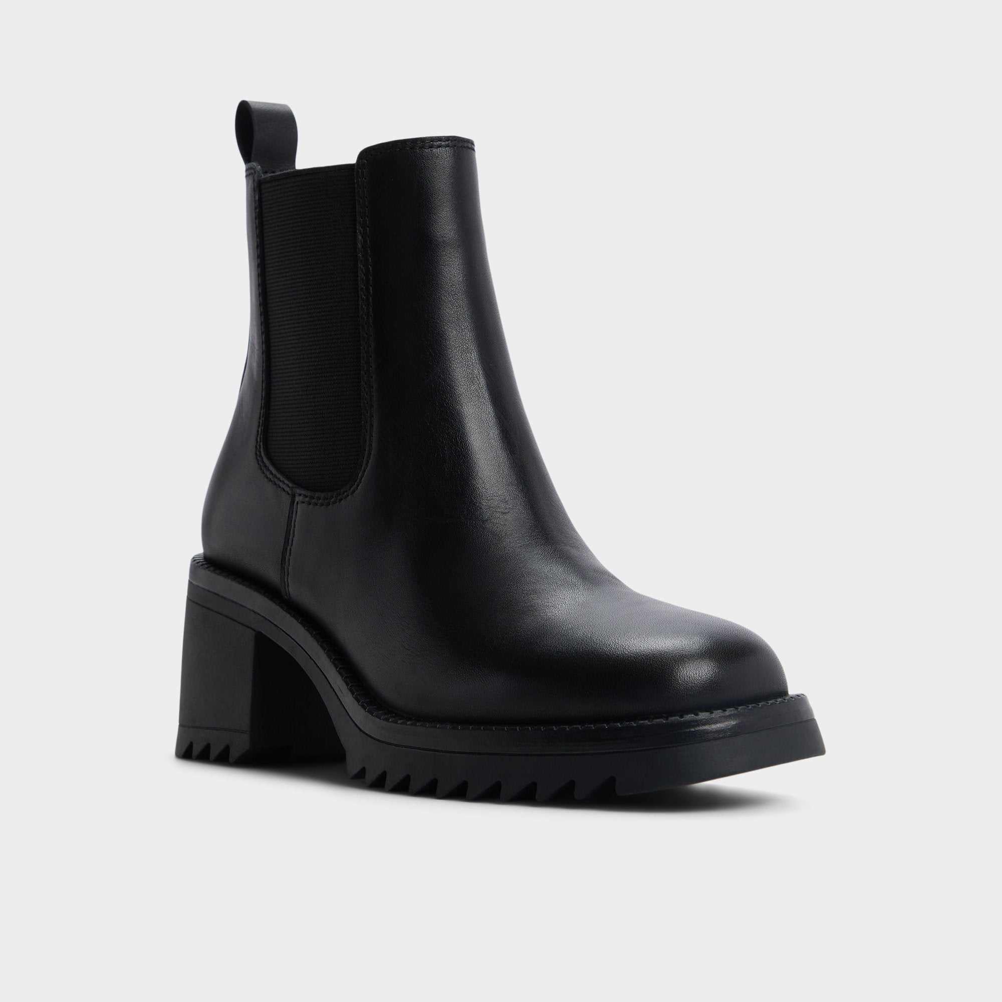 Lug sole Anneliese in Black - Chelsea boot