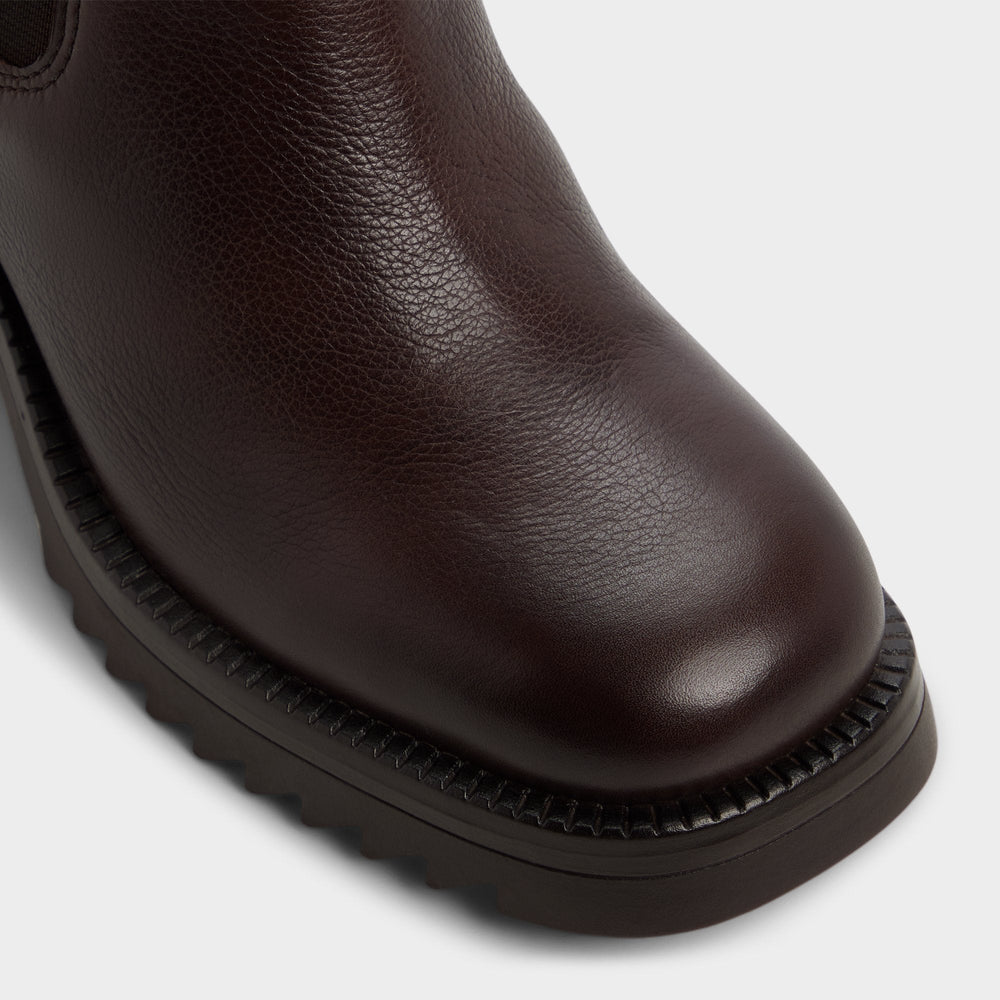 Lug sole Anneliese in Medium Brown - Chelsea boot