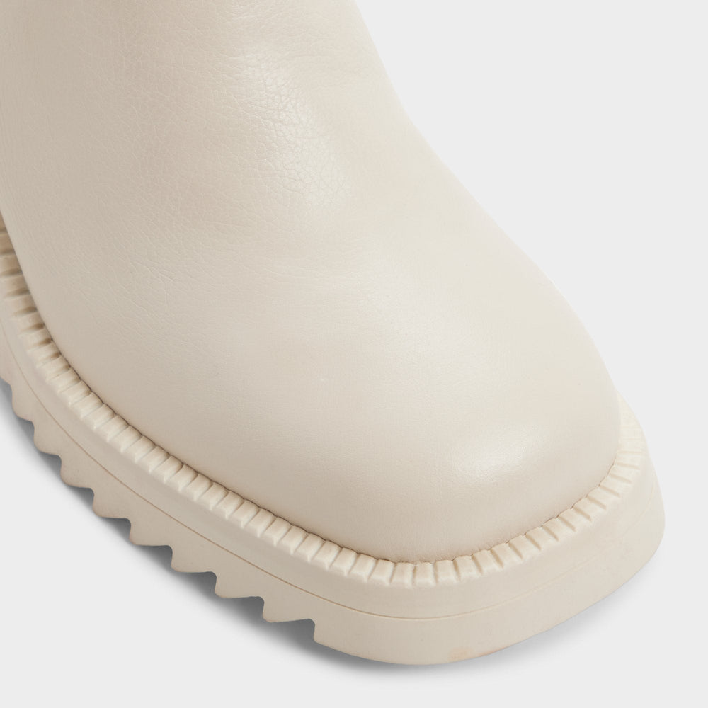 Lug sole Anneliese in Other White - Chelsea boot