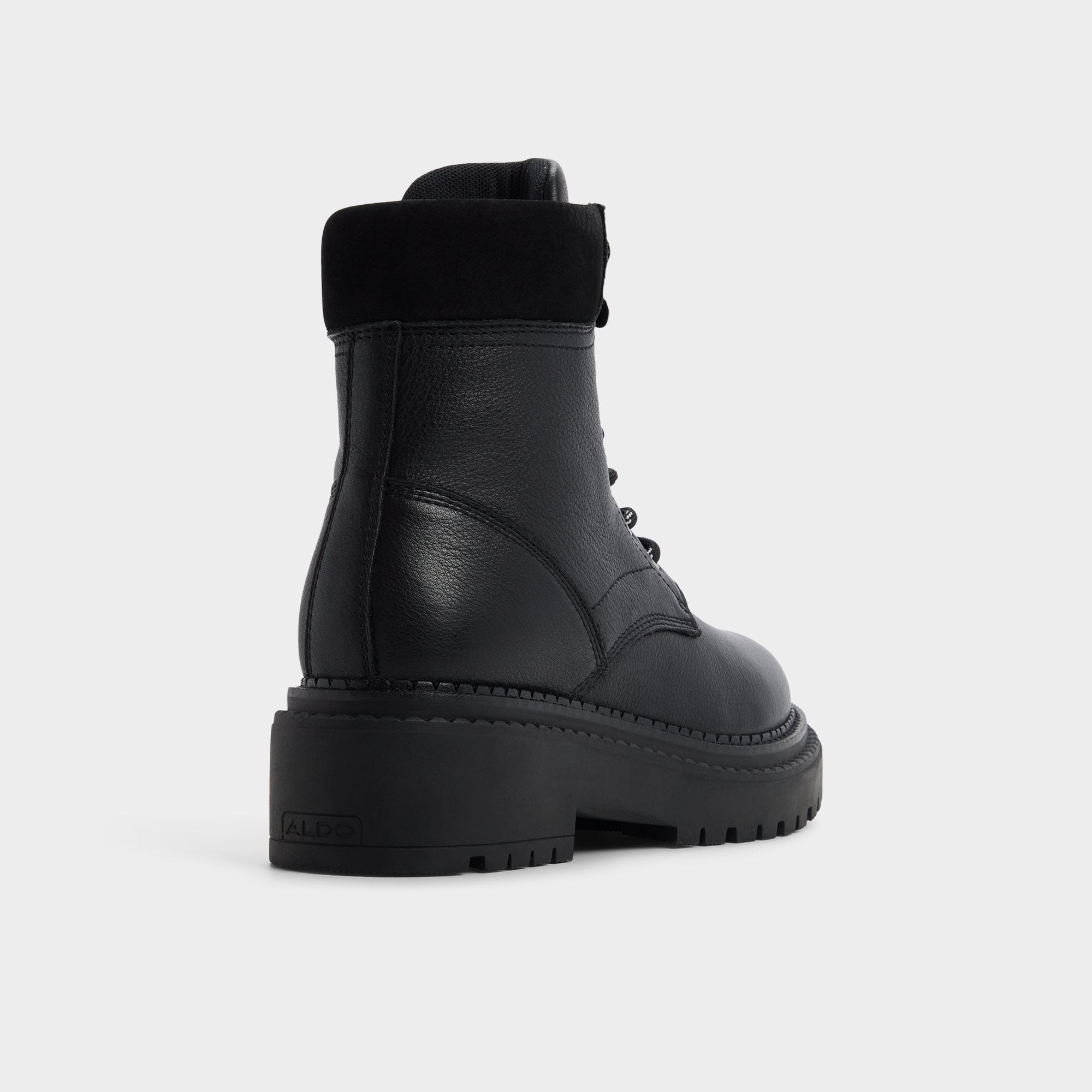 Lewellan in Black - Hiking boot Lug sole