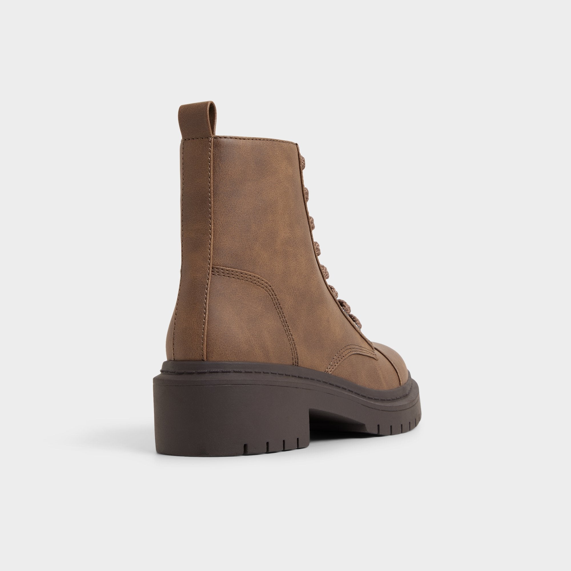 Lug sole Goer in Medium Brown - Combat ankle boot