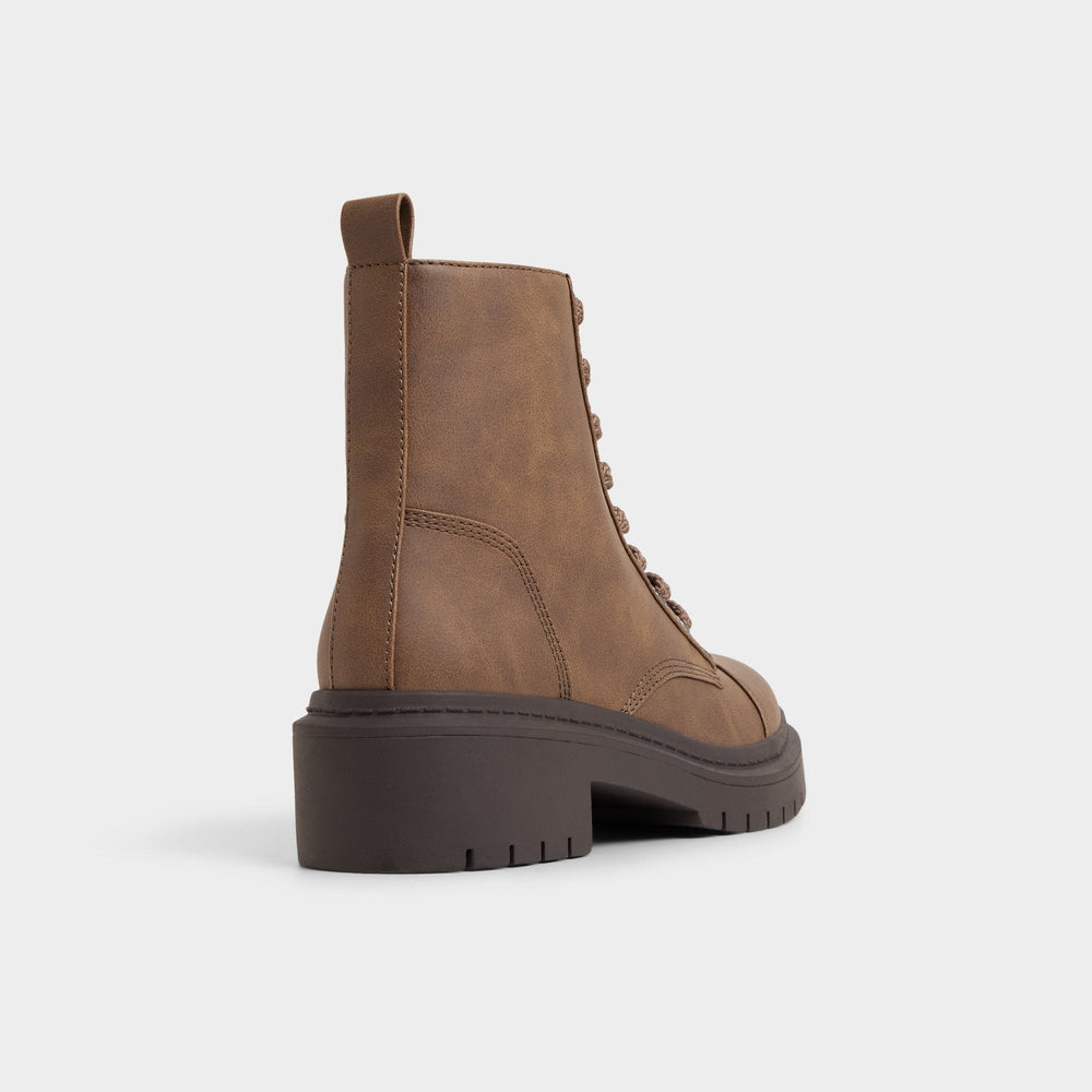 Lug sole Goer in Medium Brown - Combat ankle boot