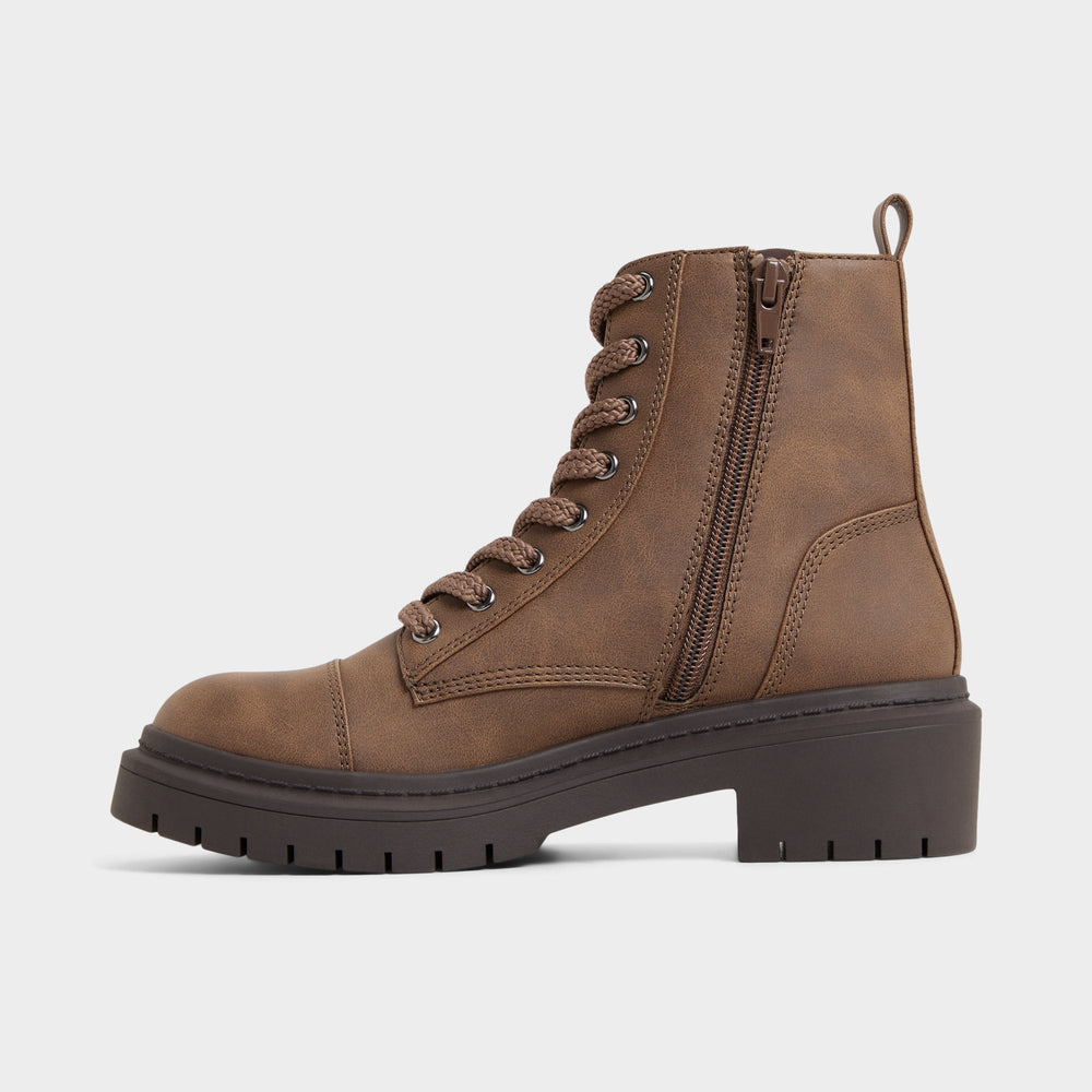 Lug sole Goer in Medium Brown - Combat ankle boot