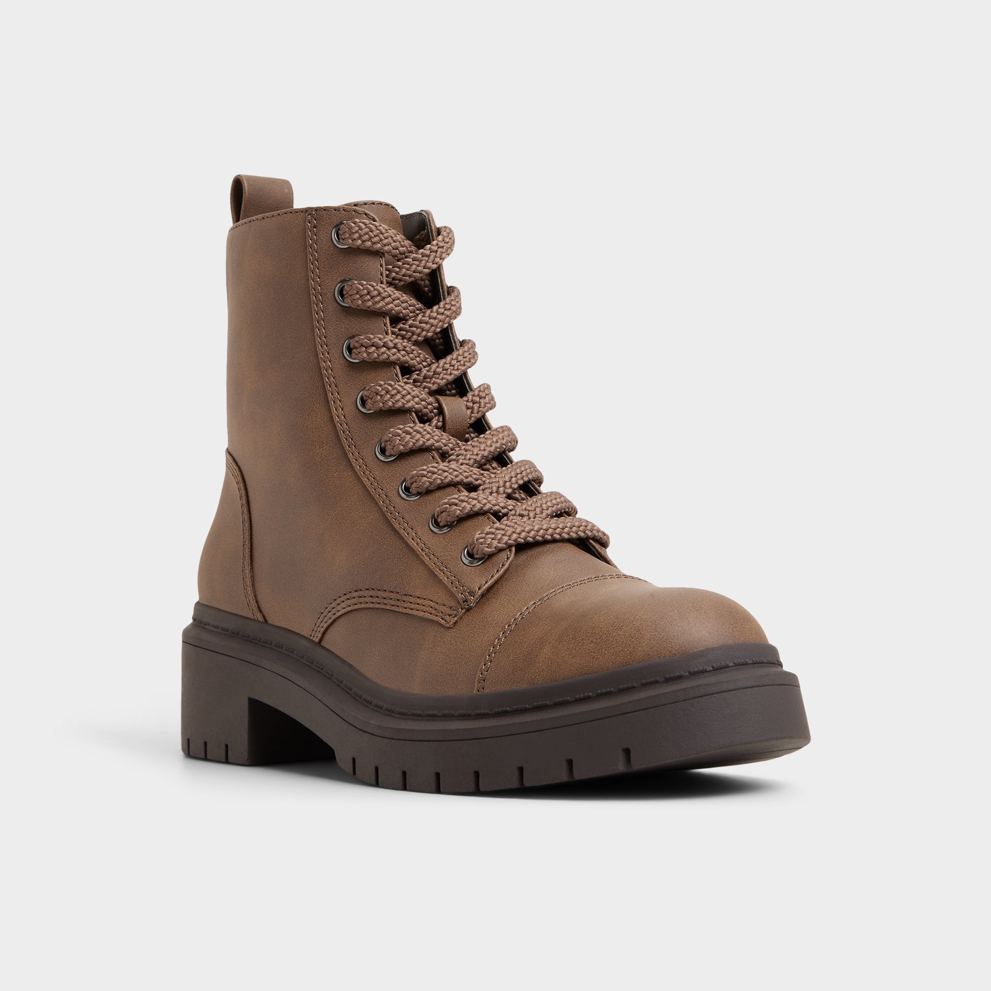 Lug sole Goer in Medium Brown - Combat ankle boot