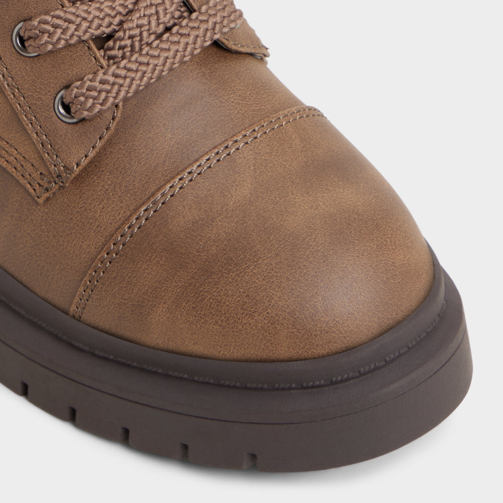 Lug sole Goer in Medium Brown - Combat ankle boot