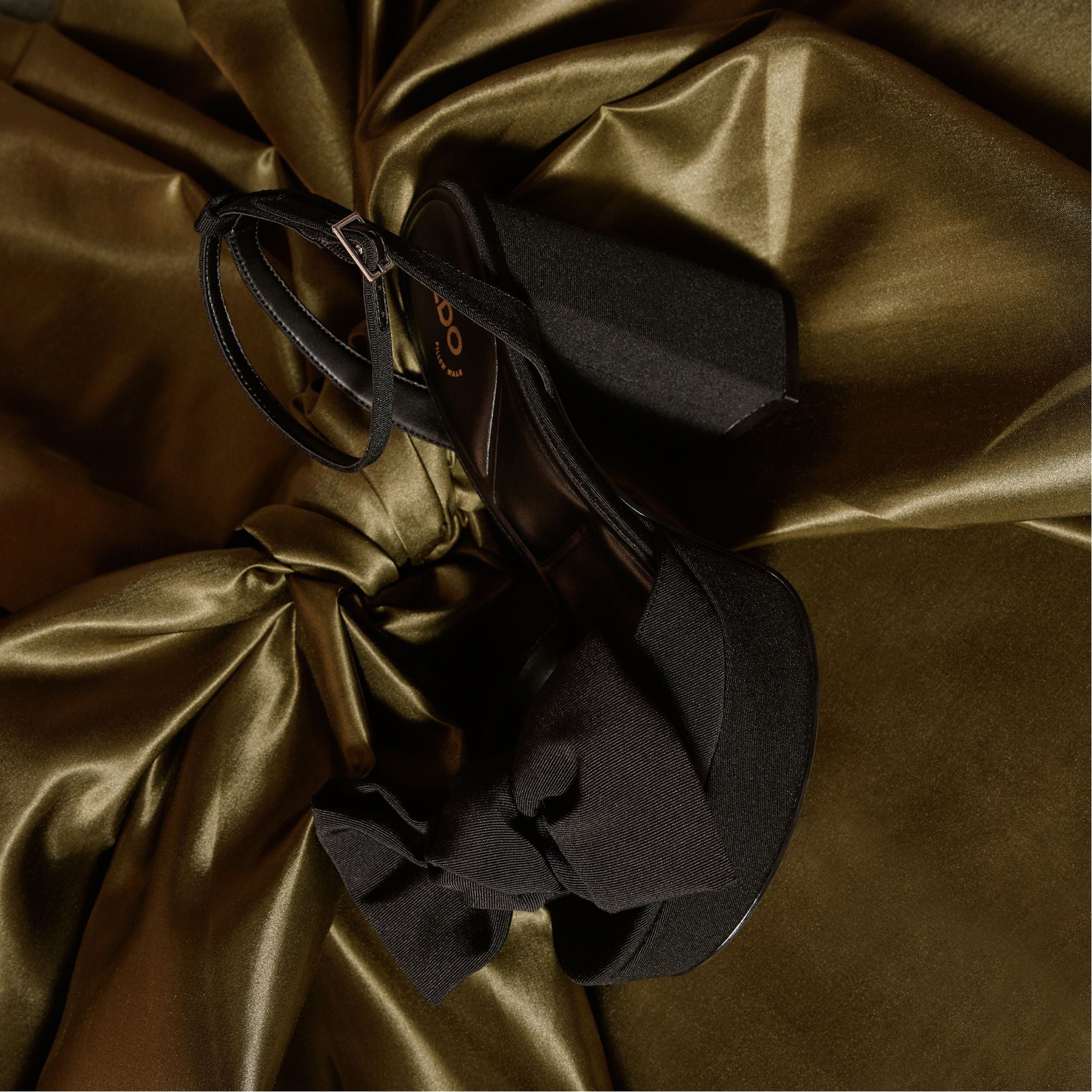 Luscious in Black 14154112 - Strappy heeled sandal Platform