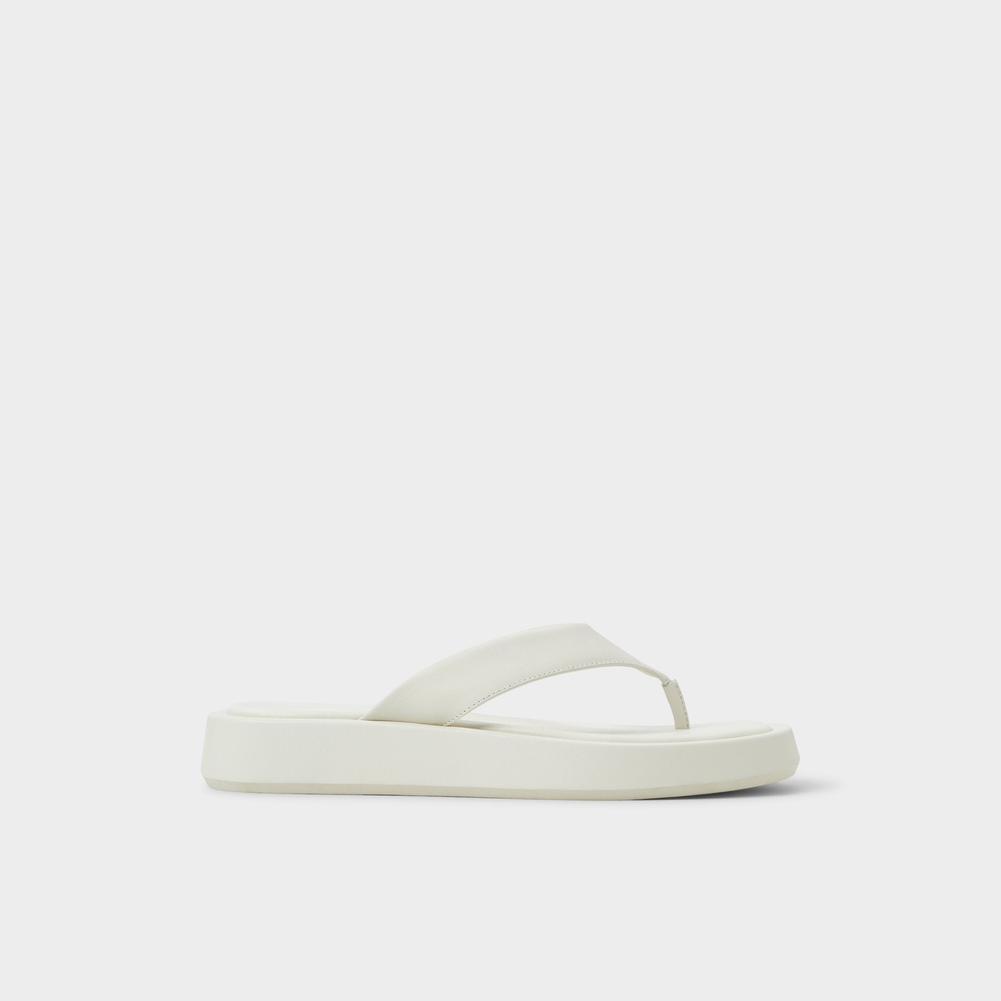 Flatform Grettle White/Bone Women's Flats - Flip flop