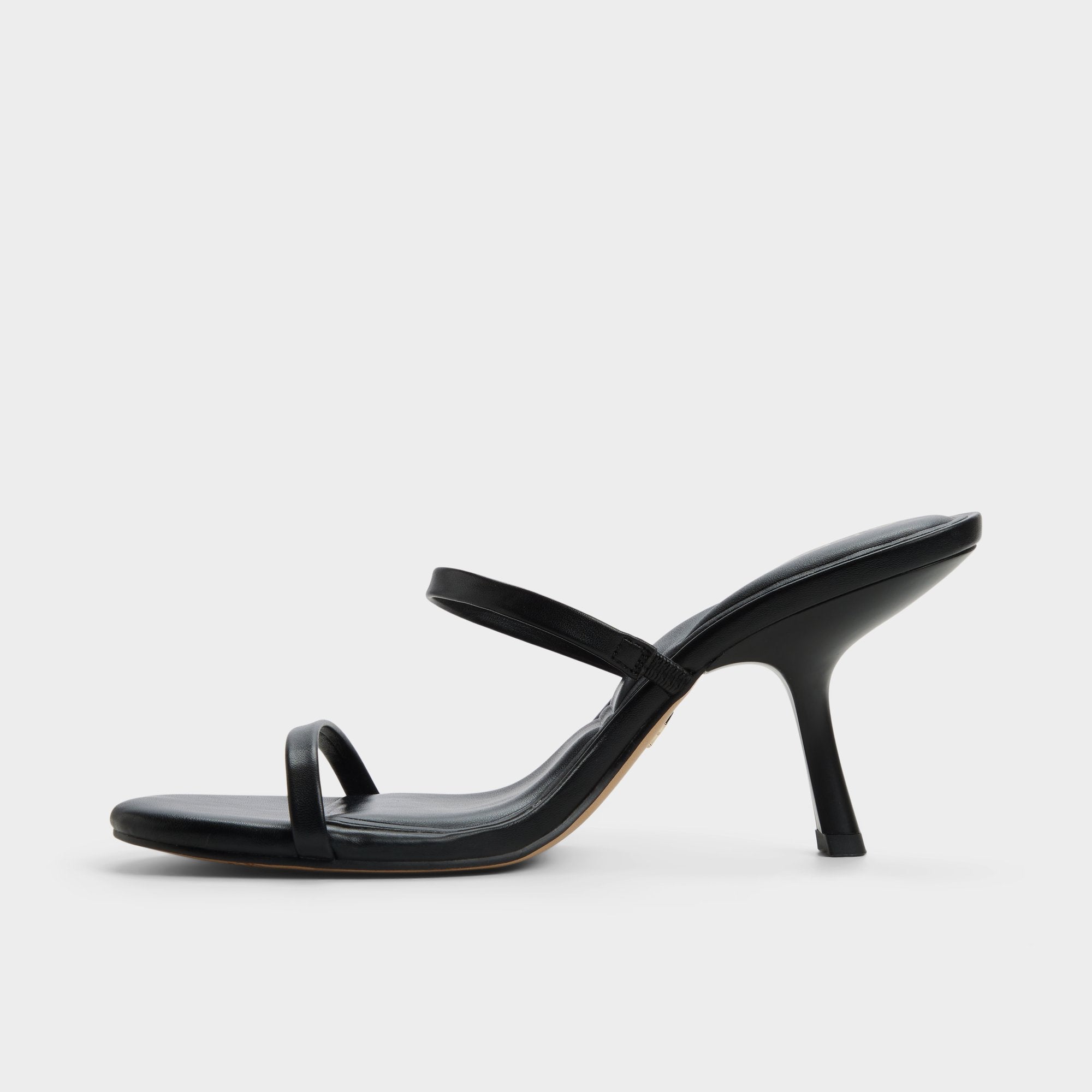 Avelinda in Black - Heeled mule