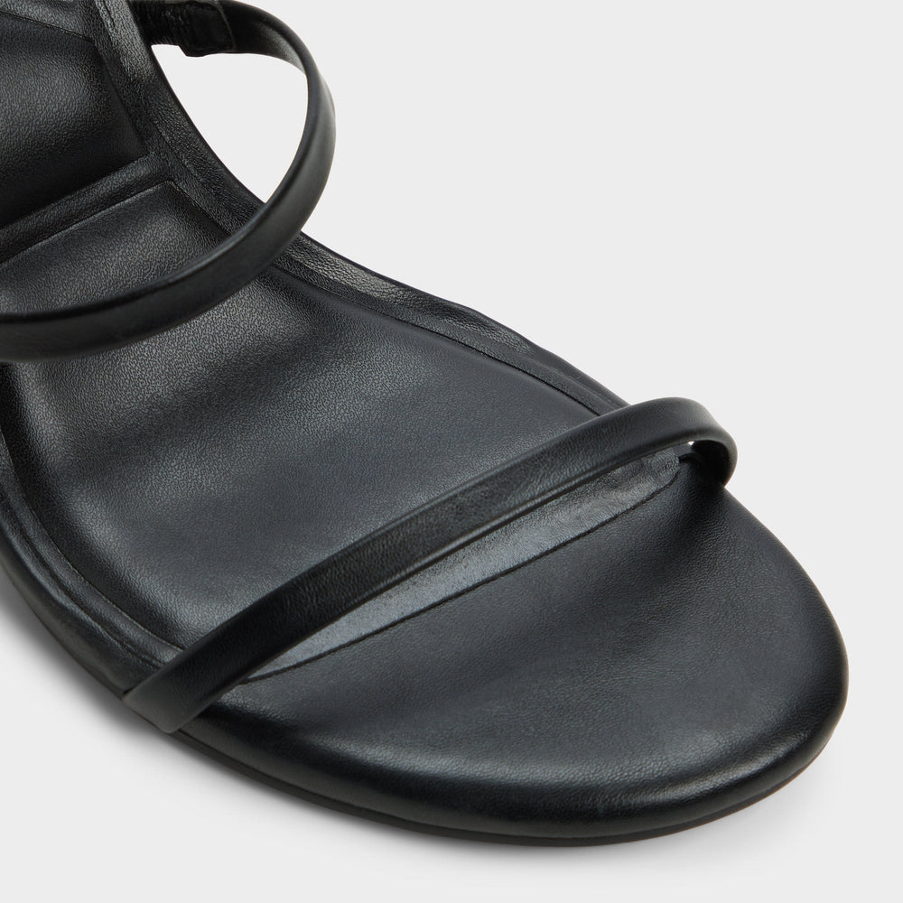 Avelinda in Black - Heeled mule