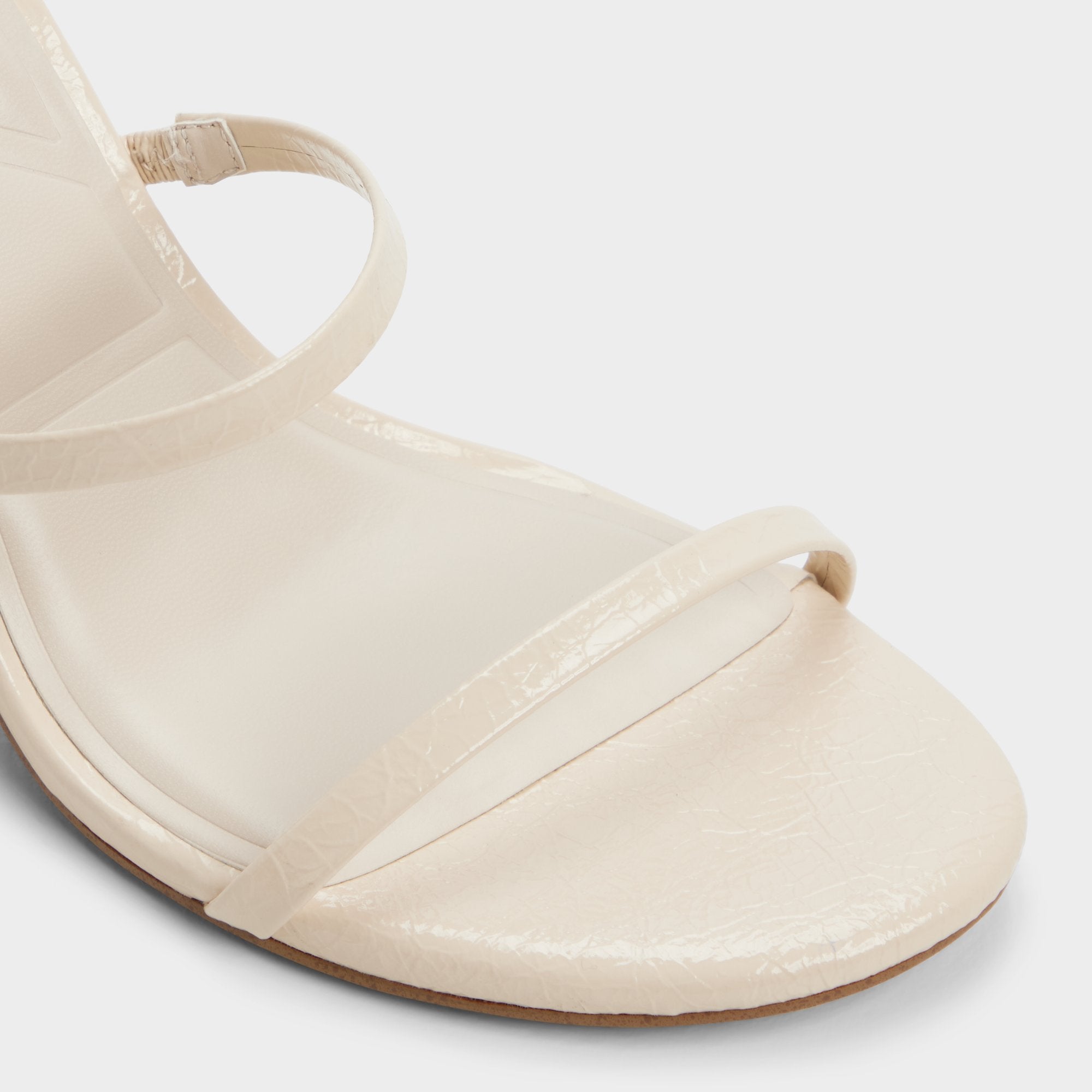 Avelinda in Cream - Heeled mule