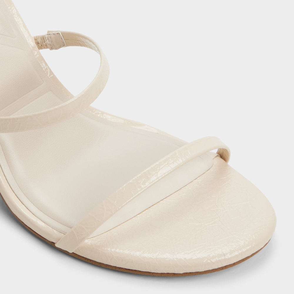 Avelinda in Cream - Heeled mule