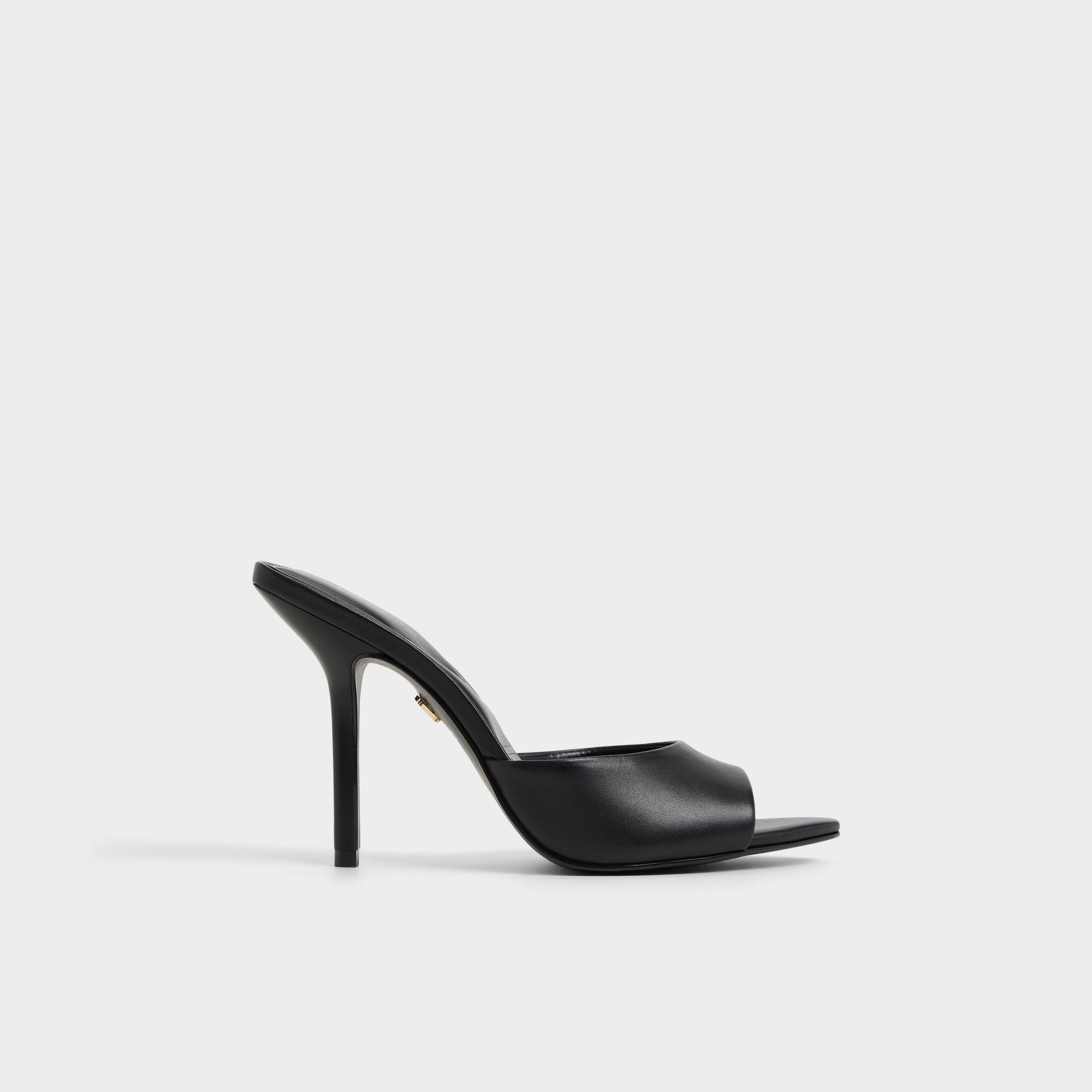 Madelan in Black - Heeled mule Stiletto heel