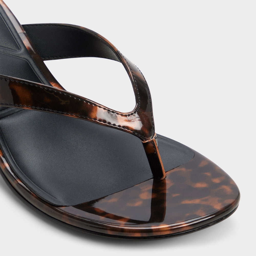 Jump in Open Brown - Heeled flip flop Kitten heel