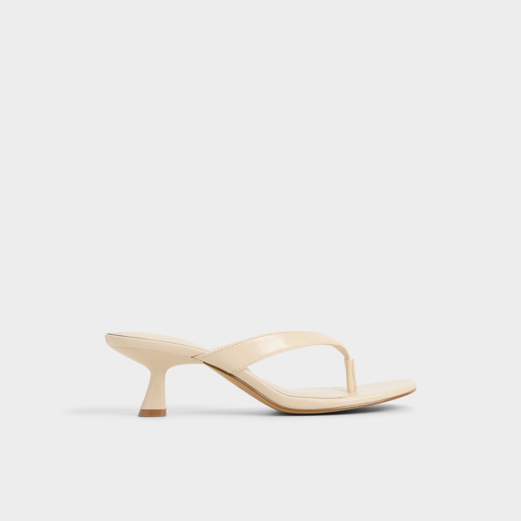 Kitten heel Jump in Cream - Heeled flip flop