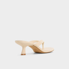 Kitten heel Jump in Cream - Heeled flip flop