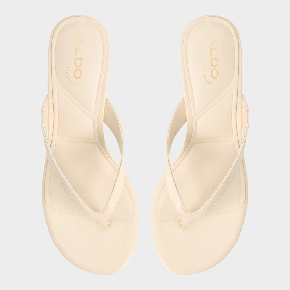 Kitten heel Jump in Cream - Heeled flip flop