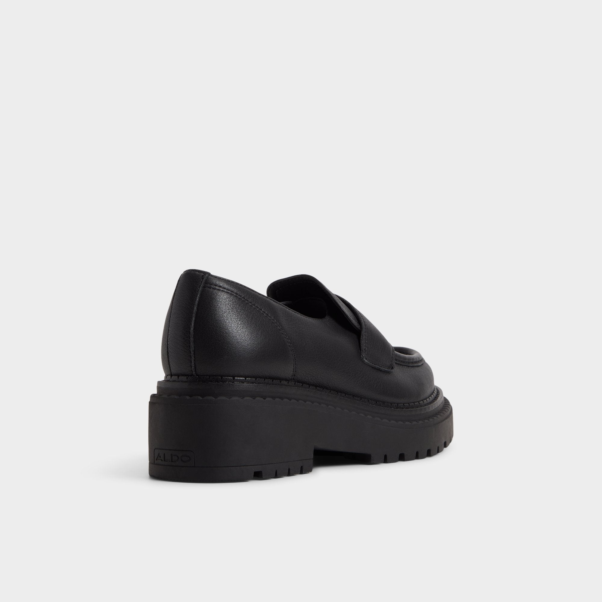 Lug sole Miravella in Black - Loafer