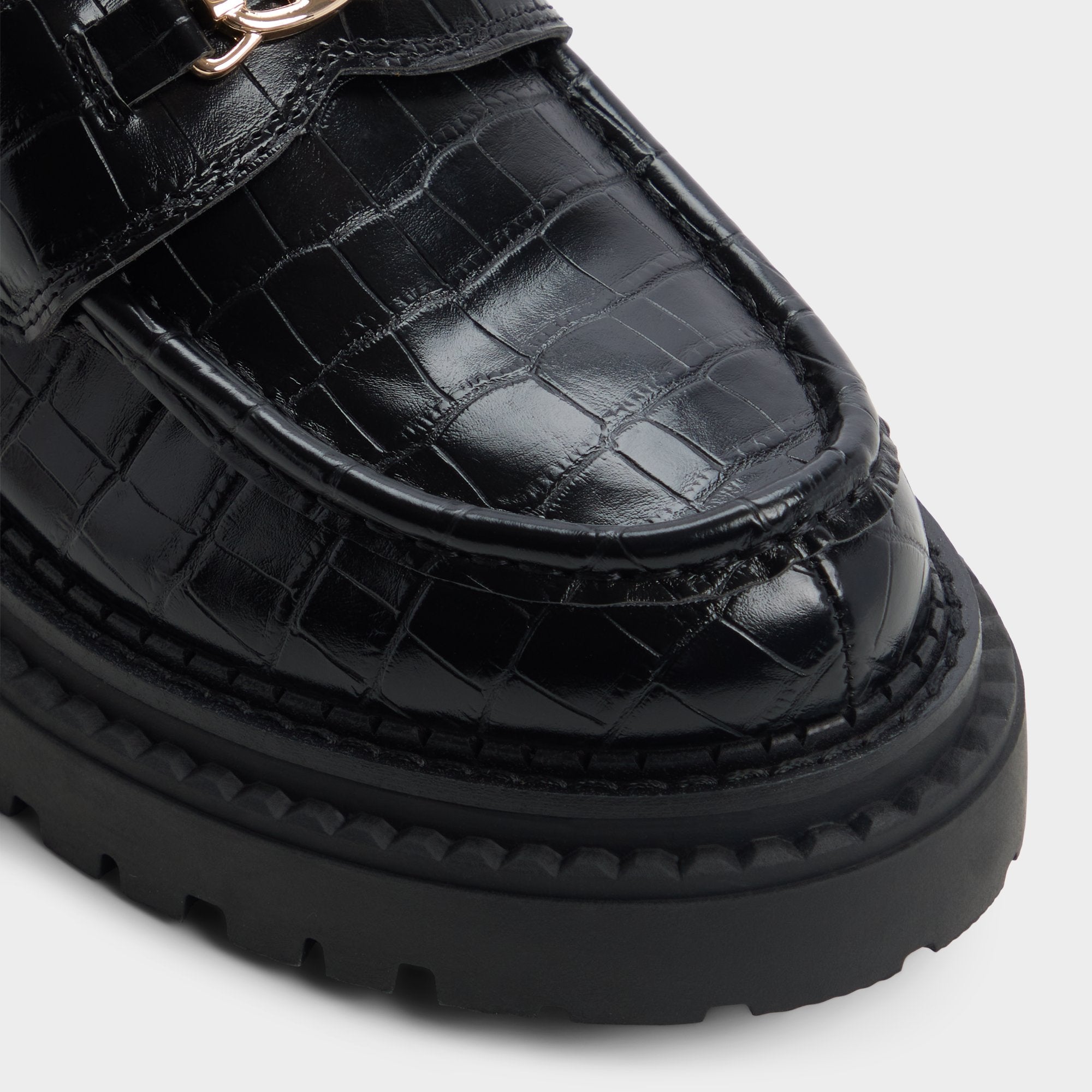 Lug sole Miravelle in Black - Loafer