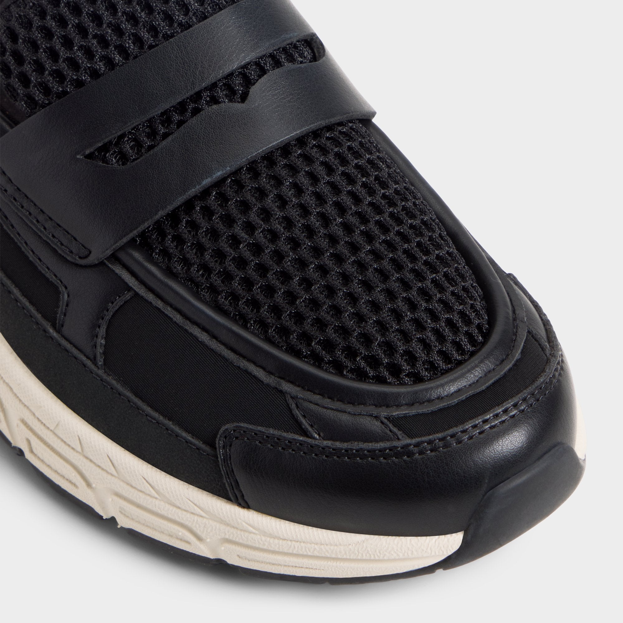 Jogger sole Loffy in Black - Loafer