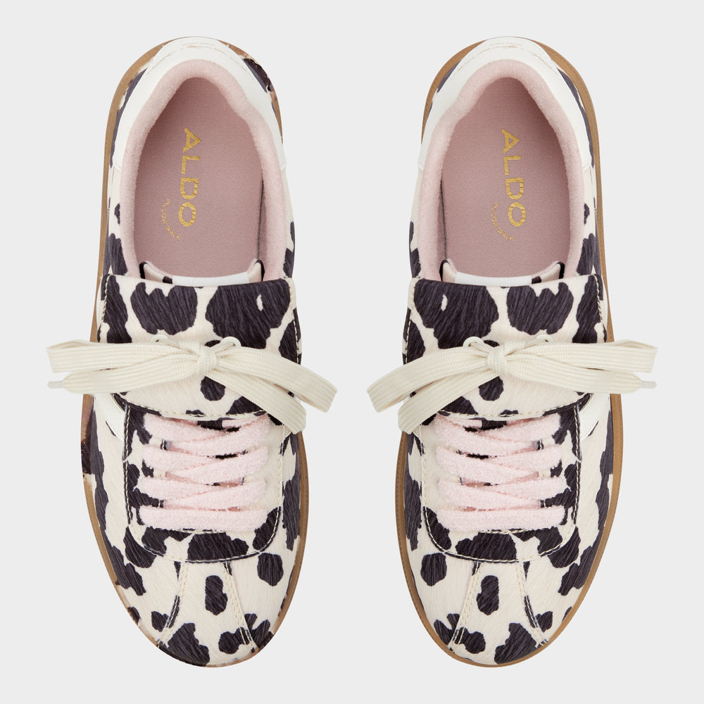 Itsneaker in White Black - Sneaker Cup sole