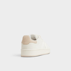 Retrochic in White - Low top sneaker Cup sole