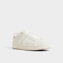 Retrochic in White - Low top sneaker Cup sole