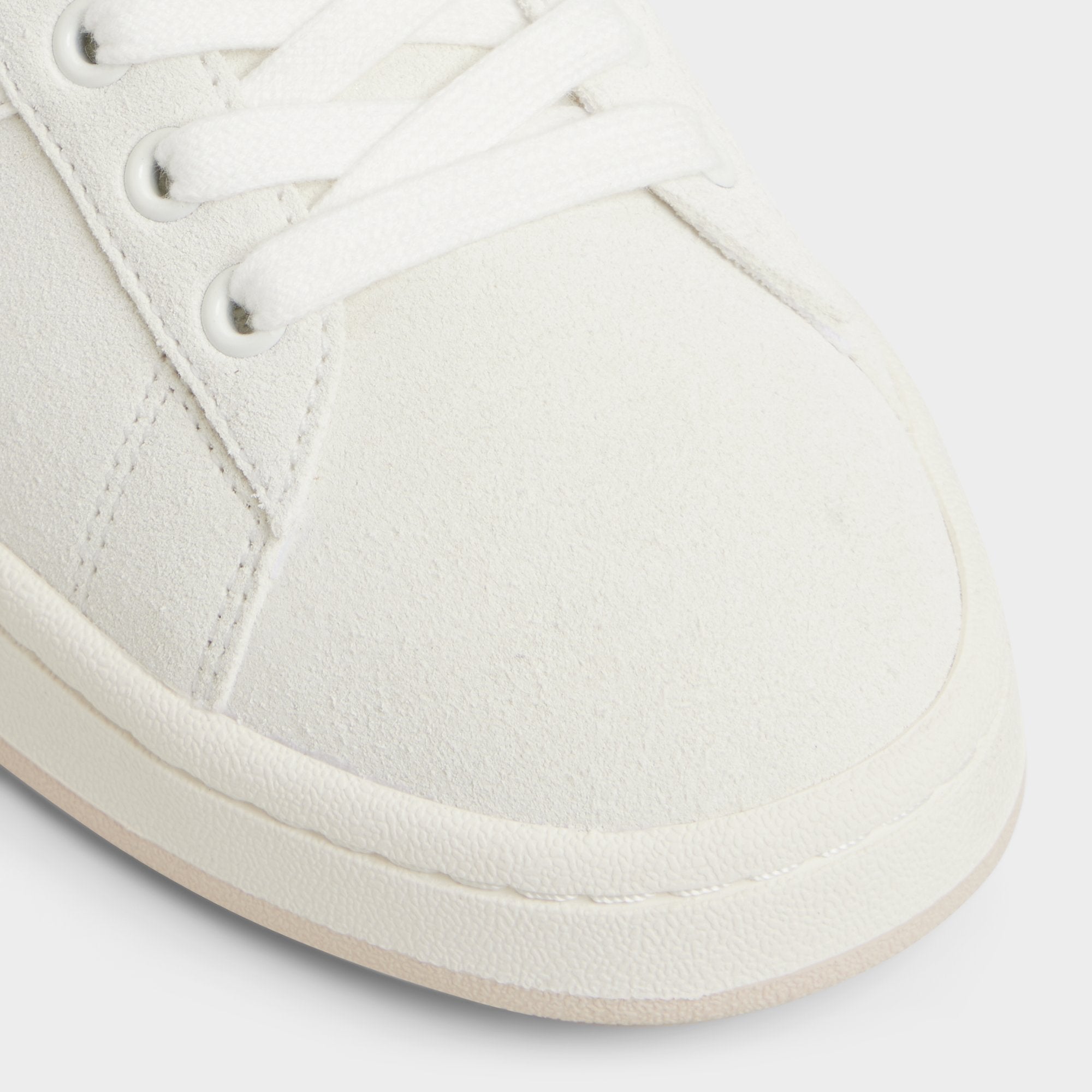 Retrochic in White - Low top sneaker Cup sole