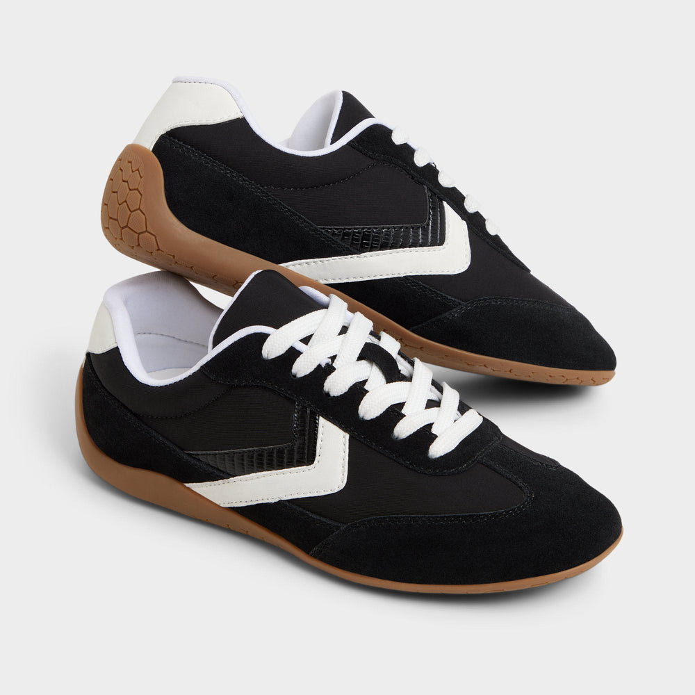 Coolchic in Black - Jogger sneaker