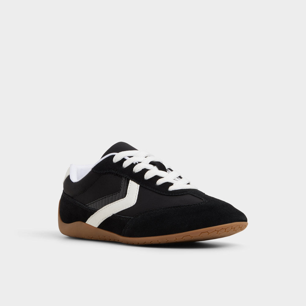 Coolchic in Black - Jogger sneaker
