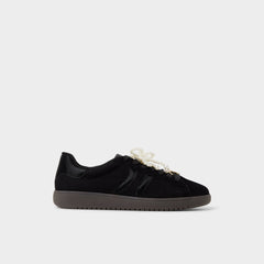 Chicsneaker2 in Black Black - Low top sneaker Cup sole